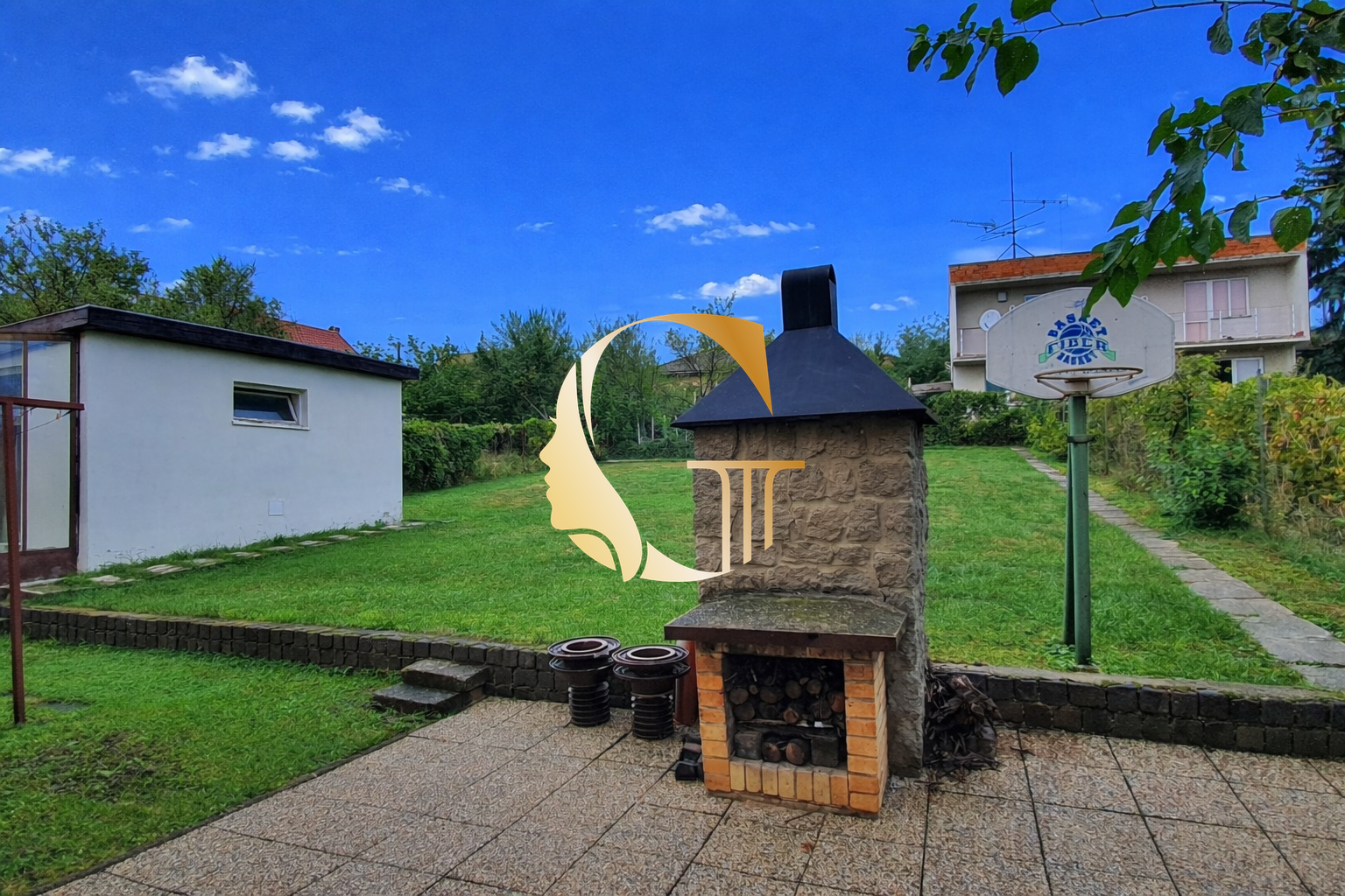 GODDESS PROPERTY – exkluzívne – PRENÁJOM 230 m2 rodinný dom 5 izbový – 700 m2 záhrada, dvojgaráž, balkón – Ružová ulica – časť ZOBOR – NITRA