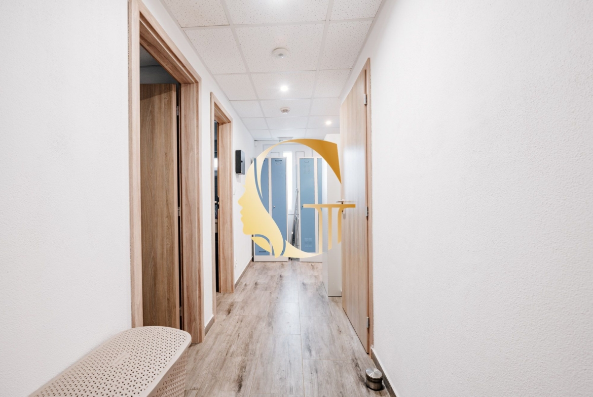 GODDESS PROPERTY – REZERVOVANE – PRENÁJOM – budova 200 m2 s kanceláriami/zariadenými miestnosťami, terasa,10x PARKING – SKLAD 100m2 – ROVINKA