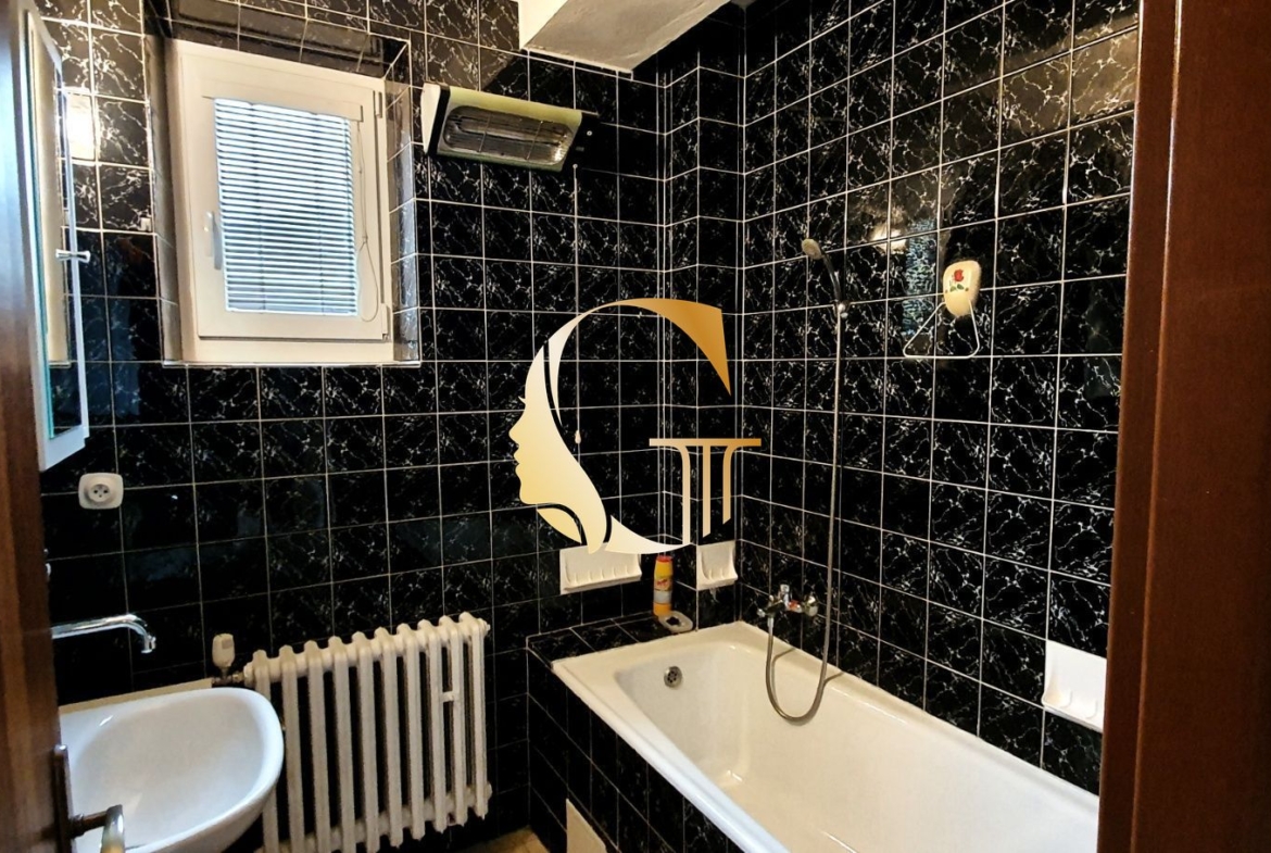 GODDESS PROPERTY – exkluzívne – PRENÁJOM 230 m2 rodinný dom 5 izbový – 700 m2 záhrada, dvojgaráž, balkón – Ružová ulica – časť ZOBOR – NITRA