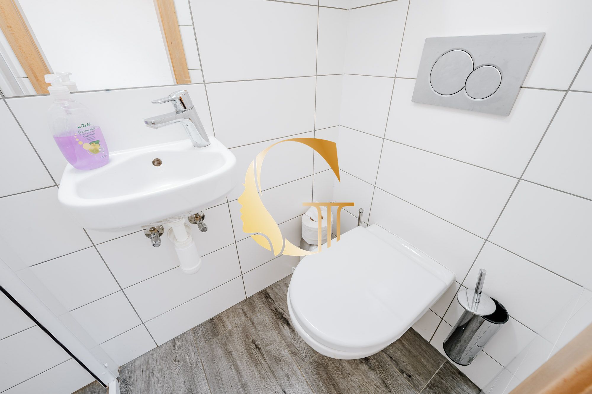 GODDESS PROPERTY – REZERVOVANE – PRENÁJOM – budova 200 m2 s kanceláriami/zariadenými miestnosťami, terasa,10x PARKING – SKLAD 100m2 – ROVINKA