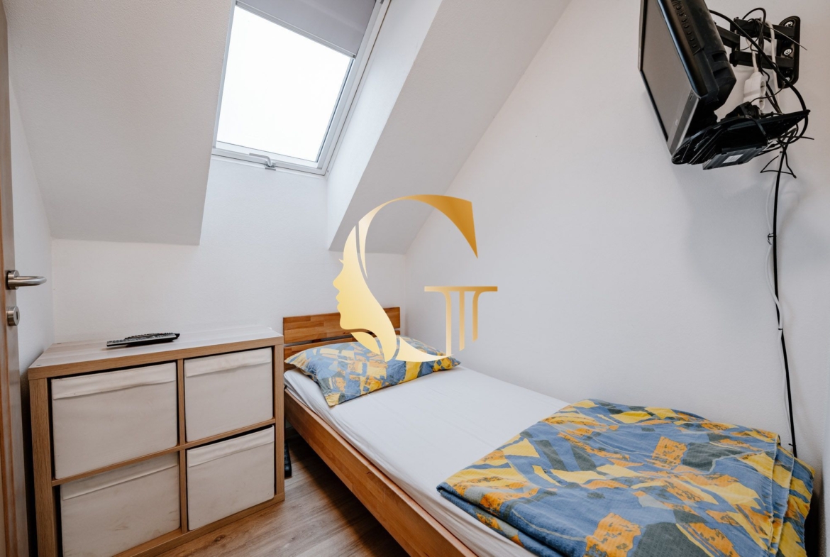 GODDESS PROPERTY – REZERVOVANE – PRENÁJOM – budova 200 m2 s kanceláriami/zariadenými miestnosťami, terasa,10x PARKING – SKLAD 100m2 – ROVINKA