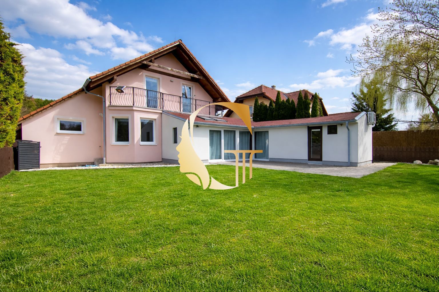 GODDESS PROPERTY – PREDAJ – 6 izbový rodinný dom 160 m2 – pozemok 618 m2 – Čierna voda – Chorvátsky Grob