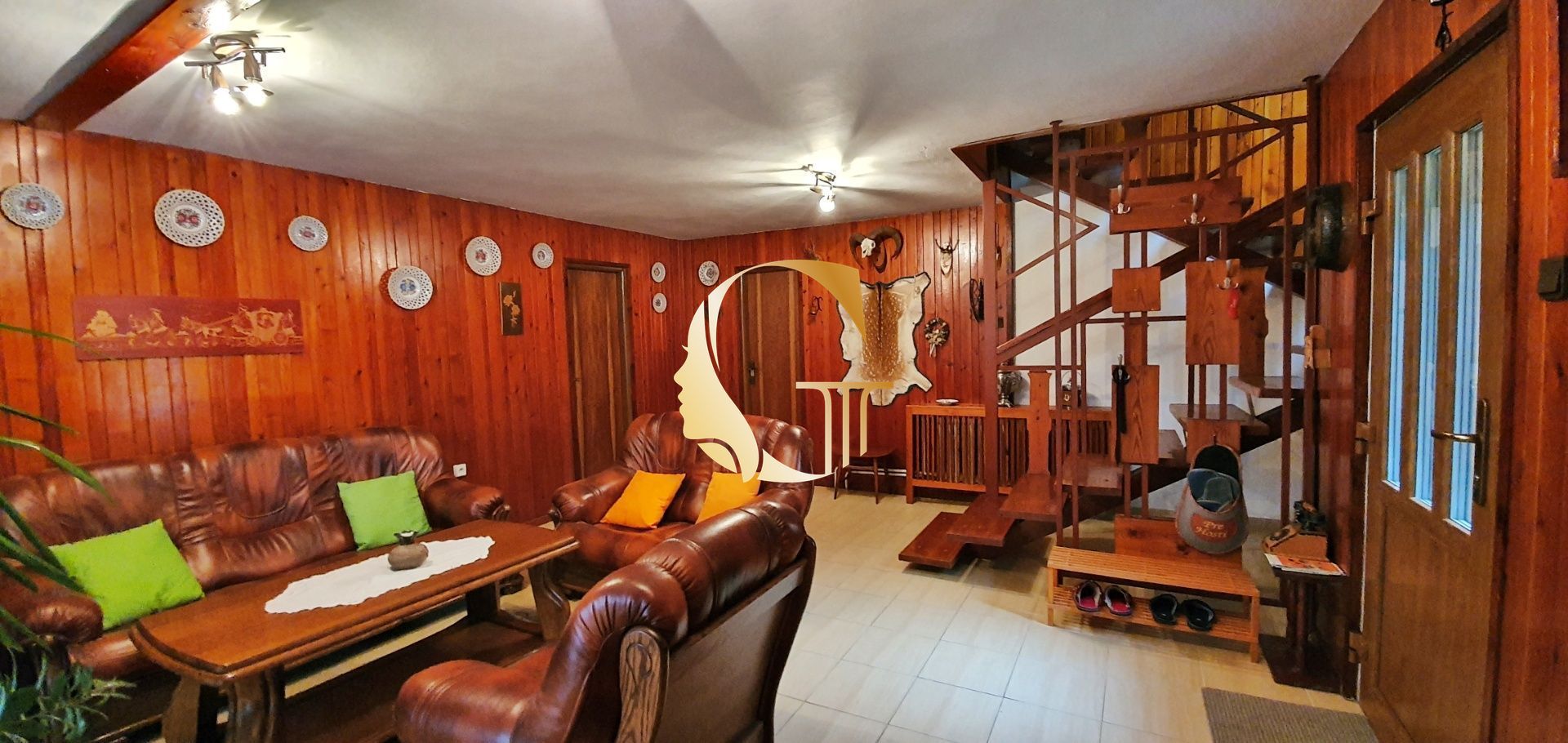 GODDESS PROPERTY – exkluzívne – PRENÁJOM 230 m2 rodinný dom 5 izbový – 700 m2 záhrada, dvojgaráž, balkón – Ružová ulica – časť ZOBOR – NITRA