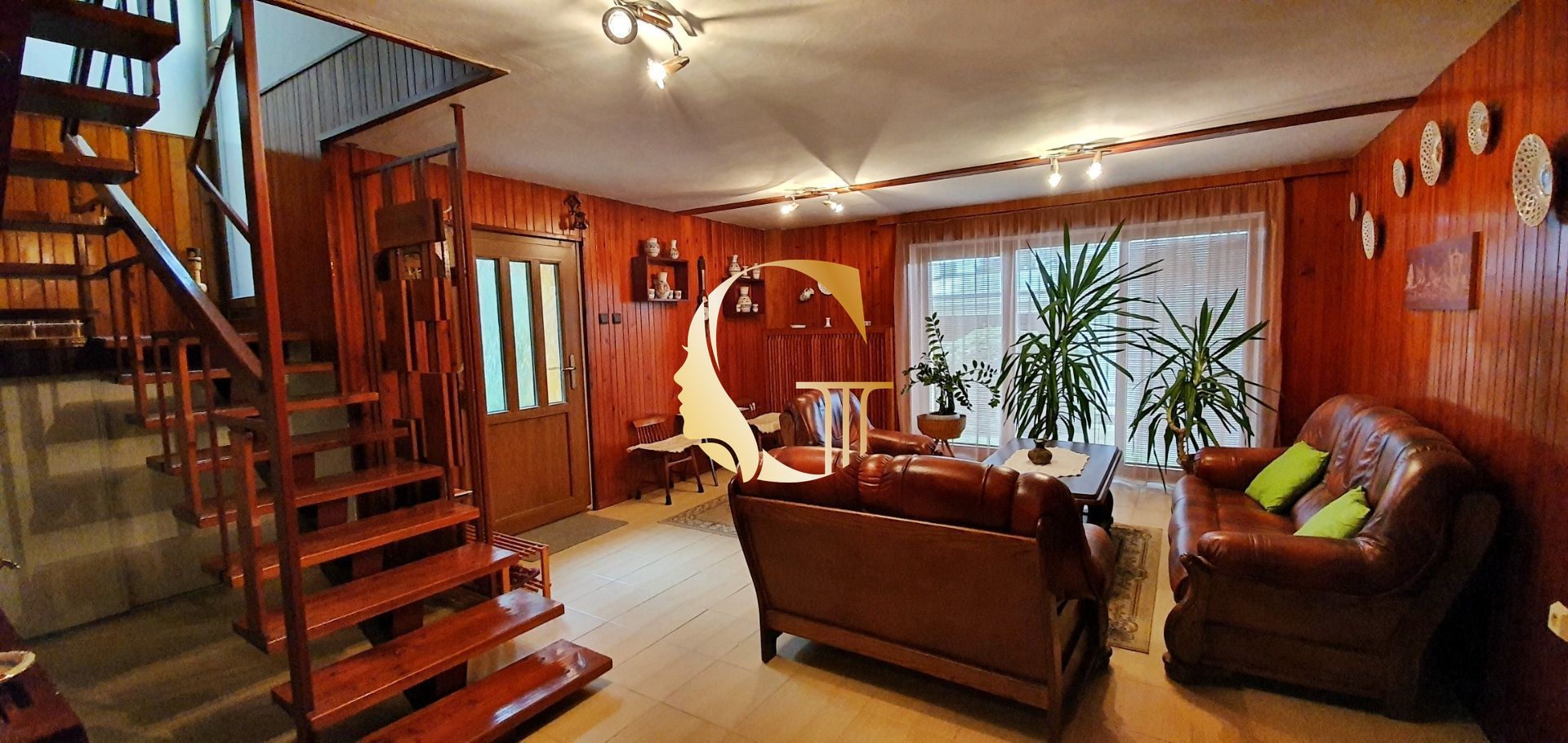 GODDESS PROPERTY – exkluzívne – PRENÁJOM 230 m2 rodinný dom 5 izbový – 700 m2 záhrada, dvojgaráž, balkón – Ružová ulica – časť ZOBOR – NITRA