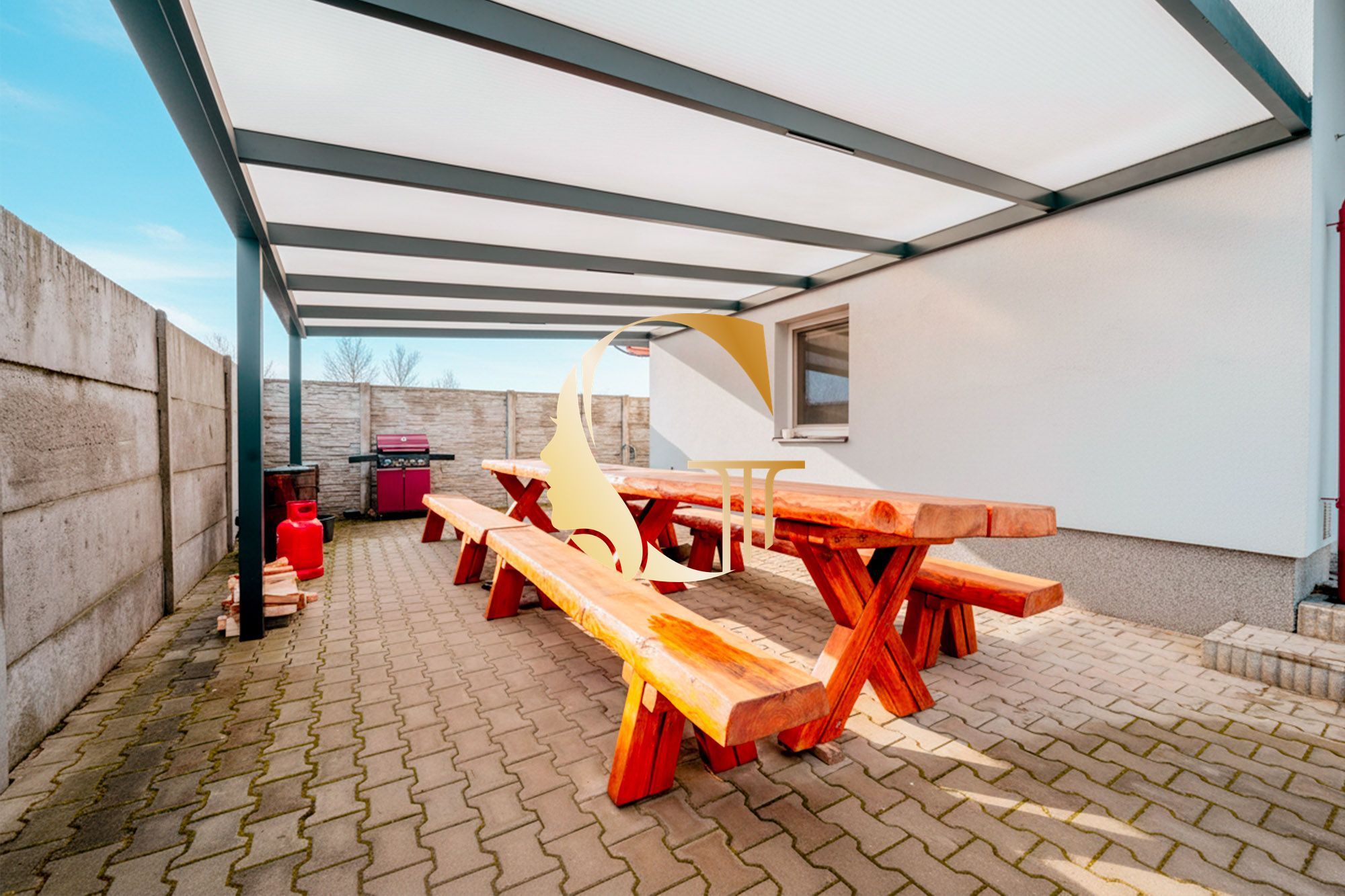 GODDESS PROPERTY – REZERVOVANE – PRENÁJOM – budova 200 m2 s kanceláriami/zariadenými miestnosťami, terasa,10x PARKING – SKLAD 100m2 – ROVINKA