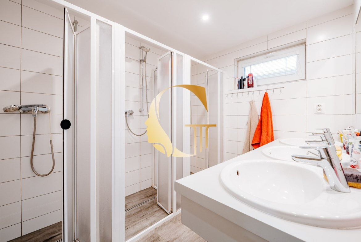 GODDESS PROPERTY – REZERVOVANE – PRENÁJOM – budova 200 m2 s kanceláriami/zariadenými miestnosťami, terasa,10x PARKING – SKLAD 100m2 – ROVINKA