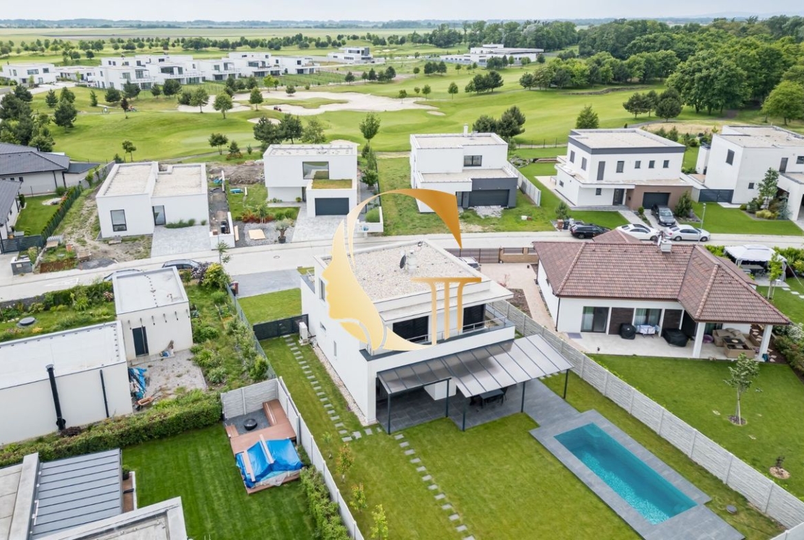 GODDESS PROPERTY  – REZERVOVANÝ  – PREDAJ 5 izbový SAMOSTOJACI – RODINNÝ DOM 240 m2- bazén, garáž, parking, pozemok 880 m2 – HRUBÁ BORŠA