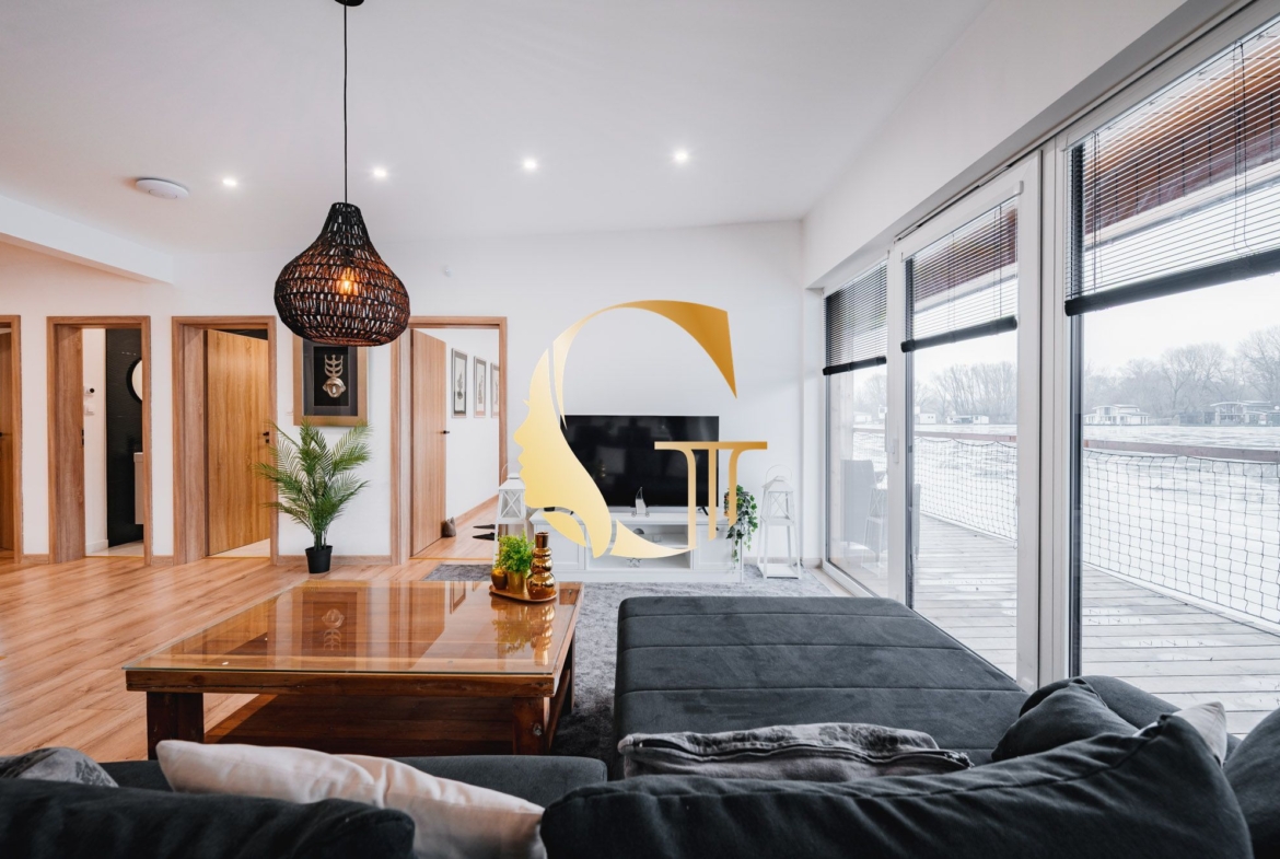 GODDESS PROPERTY – REZERVOVANÉ – PRENÁJOM – HAUSBÓT 210 m2- zariadený s KLIMATIZÁCIOU – ZVIERATKO POVOLENÉ – 5x parking – JAROVECKÉ RAMENO