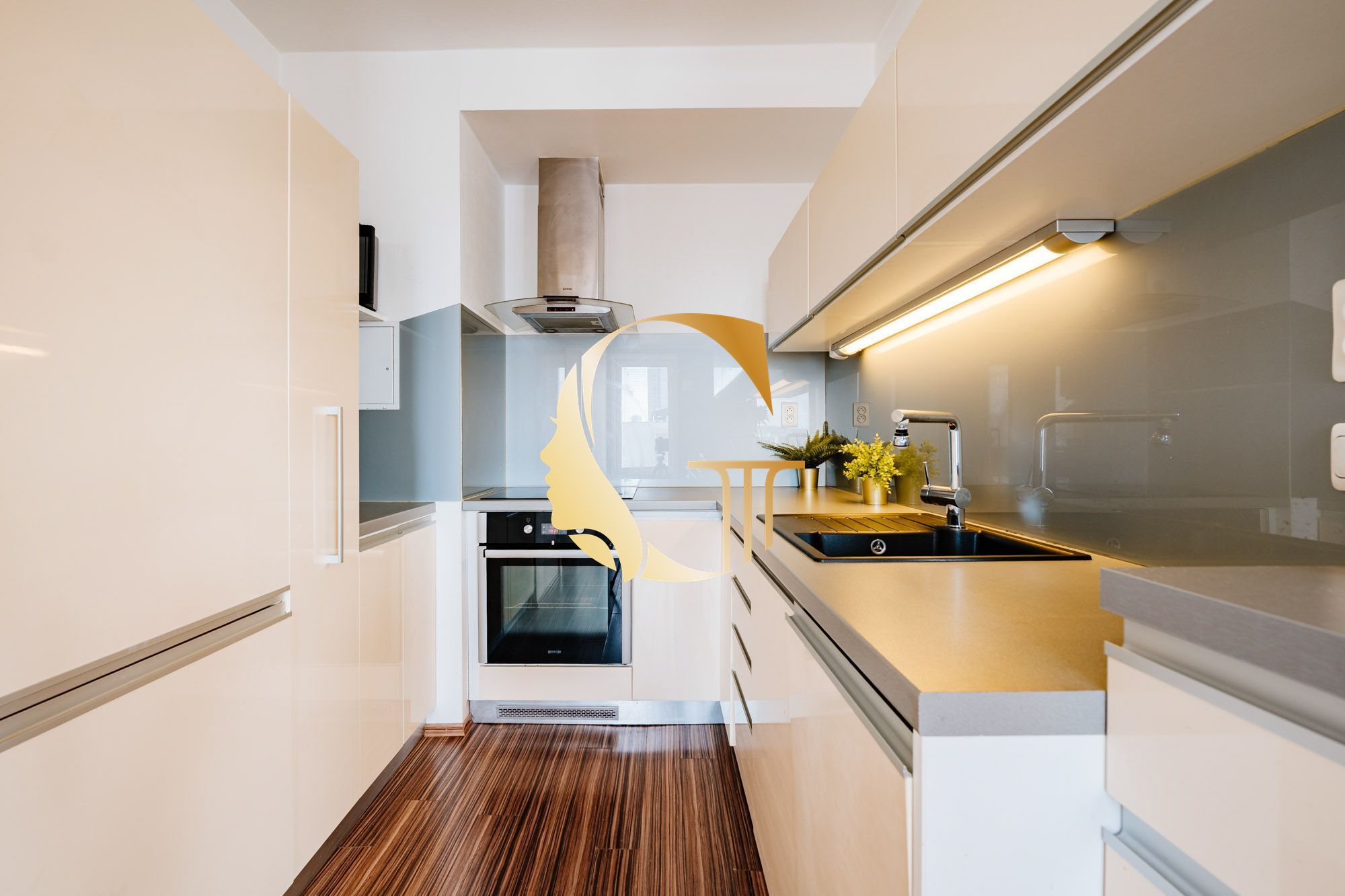 GODDESS PROPERTY – REZERVOVANÉ – PREDAJ – 2 izbový byt 57 m2 s LOGGIOU – NOVOSTAVBA Octopus – PARKING v garáži – Mraziarenská ulica – RUŽINOV