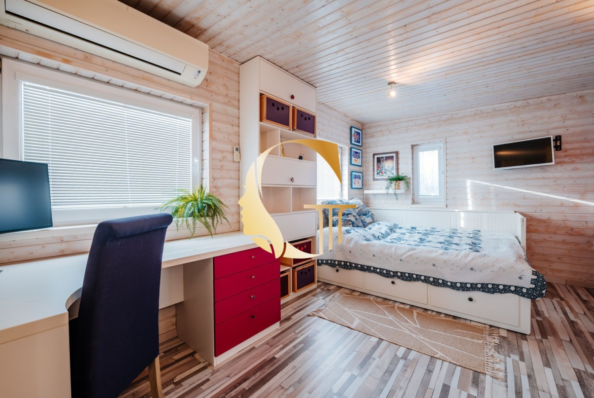 GODDESS PROPERTY – exkluzívne – PRENAJATÉ 120 m2 HAUSBÓT s 90 m2 TERASOU – zariadený – klimatizácia – parking – asfaltová prístupová cesta – PETRŽALKA