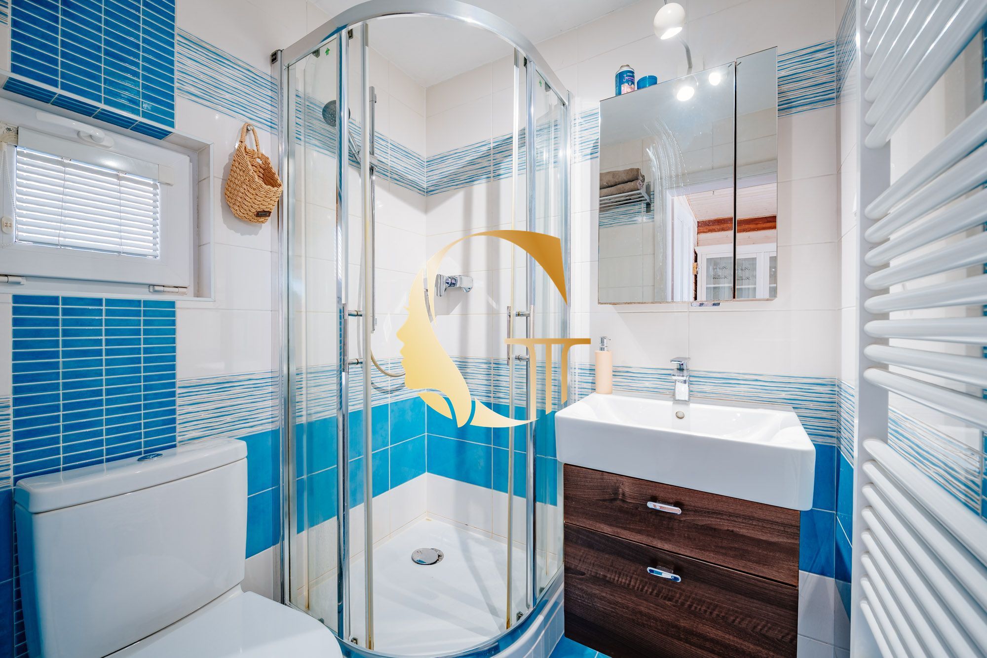 GODDESS PROPERTY – exkluzívne – PRENAJATÉ 120 m2 HAUSBÓT s 90 m2 TERASOU – zariadený – klimatizácia – parking – asfaltová prístupová cesta – PETRŽALKA