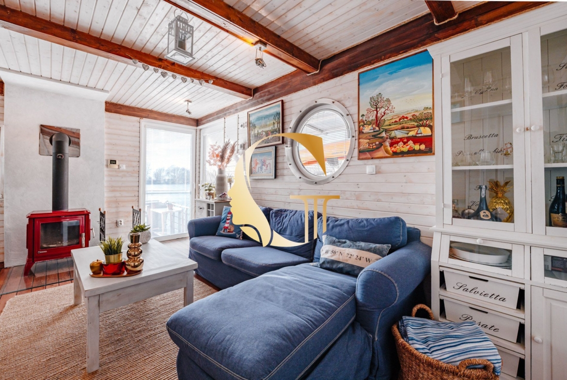 GODDESS PROPERTY – exkluzívne – PRENAJATÉ 120 m2 HAUSBÓT s 90 m2 TERASOU – zariadený – klimatizácia – parking – asfaltová prístupová cesta – PETRŽALKA