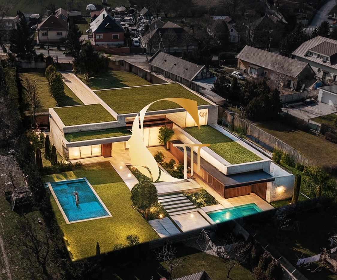 GODDESS PROPERTY- exkluzívne – PREDAJ – 9 izbový samostatný stojaci rodinný dom  372 m2 na pozemku 2 100 m2 – 2x garáž – 2x studňa –  OĽDZA