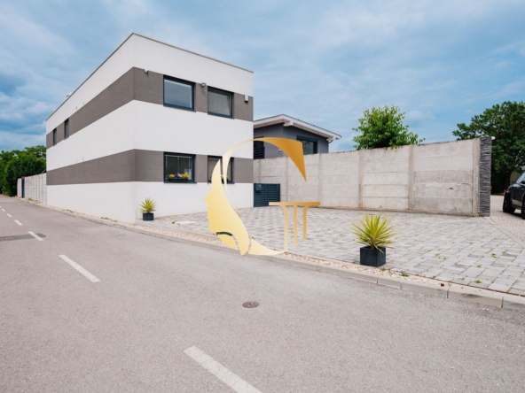 GODDESS PROPERTY  – PREDAJ – 5 izbový rodinný dom – 150 m2 – novostavba – investičný dom fungujúci na AIRB&B – Športová ulica – Chorvátsky