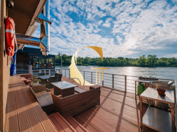 GODDESS PROPERTY – exkluzívne – PRENAJATÉ 120 m2 HAUSBÓT s 90 m2 TERASOU – zariadený – klimatizácia – parking – asfaltová prístupová cesta – PETRŽALKA