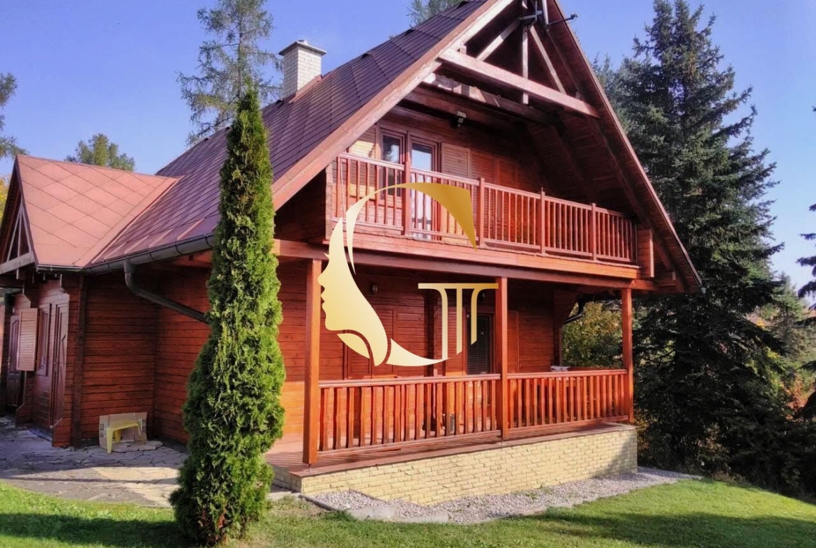 GODDESS PROPERTY – exkluzívne – PREDAJ – INVESTIČNÁ REKREAČNÁ CHATA – 4 izbová 182 m2 + sklad – 4x parking – pozemok 447 m2 – LIPTOVSKÝ MIKULÁŠ