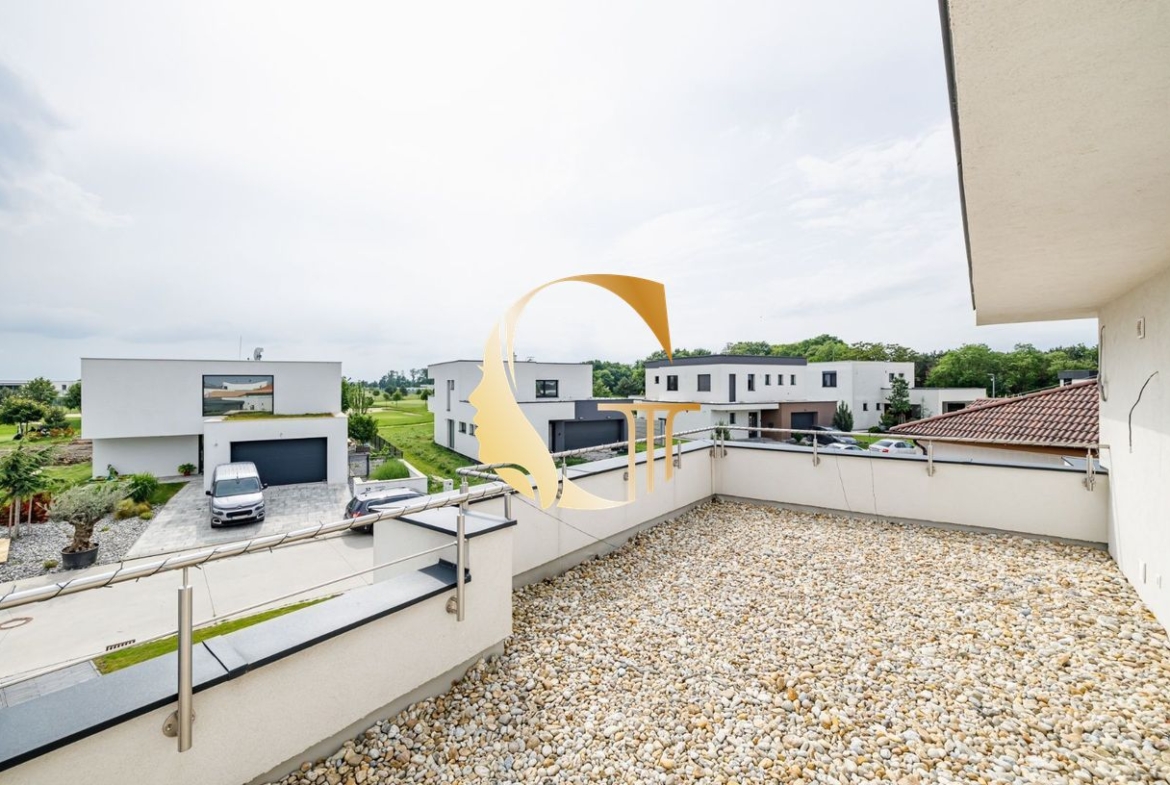 GODDESS PROPERTY  – REZERVOVANÝ  – PREDAJ 5 izbový SAMOSTOJACI – RODINNÝ DOM 240 m2- bazén, garáž, parking, pozemok 880 m2 – HRUBÁ BORŠA