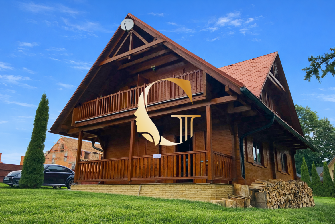 GODDESS PROPERTY – exkluzívne – PREDAJ – INVESTIČNÁ REKREAČNÁ CHATA – 4 izbová 182 m2 + sklad – 4x parking – pozemok 447 m2 – LIPTOVSKÝ MIKULÁŠ