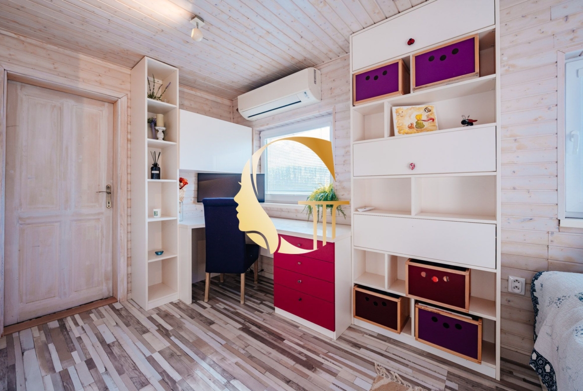 GODDESS PROPERTY – exkluzívne – PRENAJATÉ 120 m2 HAUSBÓT s 90 m2 TERASOU – zariadený – klimatizácia – parking – asfaltová prístupová cesta – PETRŽALKA