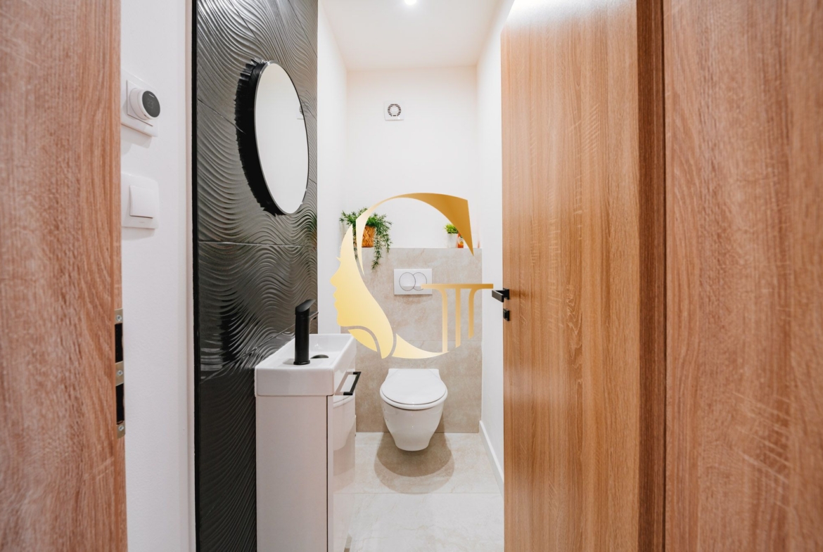 GODDESS PROPERTY – REZERVOVANÉ – PRENÁJOM – HAUSBÓT 210 m2- zariadený s KLIMATIZÁCIOU – ZVIERATKO POVOLENÉ – 5x parking – JAROVECKÉ RAMENO