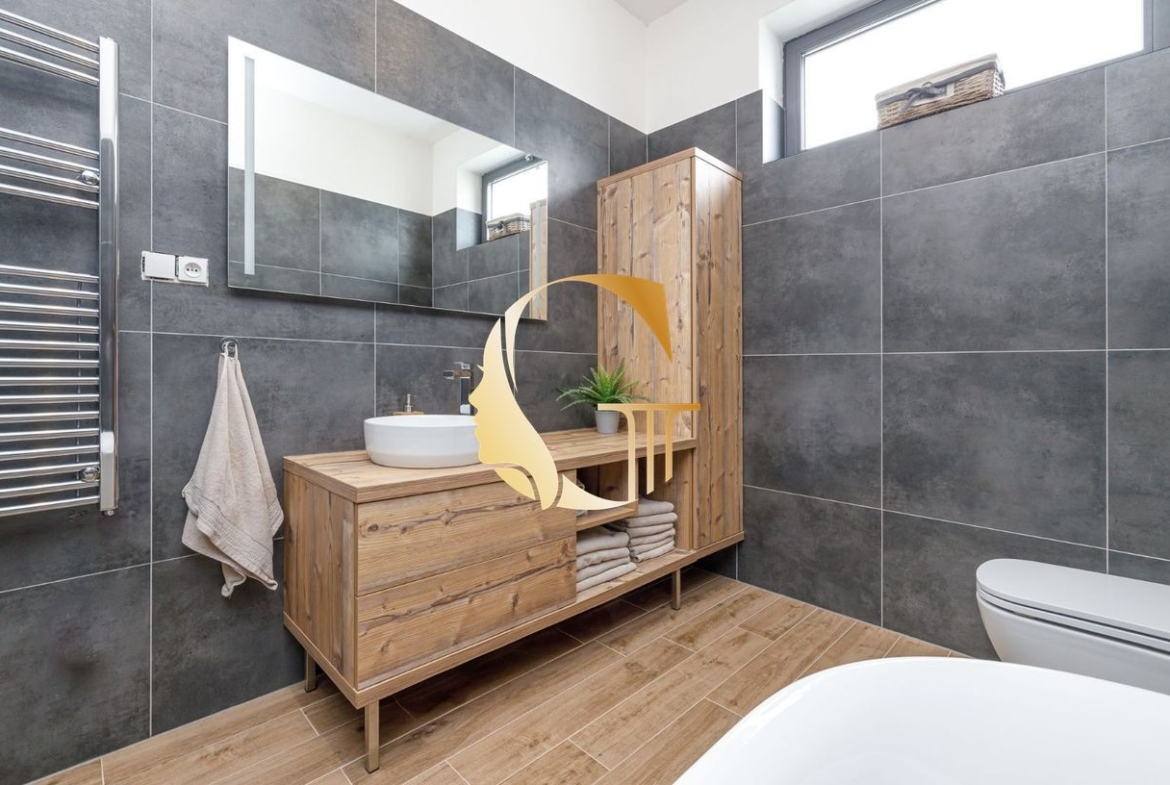 GODDESS PROPERTY  – REZERVOVANÝ  – PREDAJ 5 izbový SAMOSTOJACI – RODINNÝ DOM 240 m2- bazén, garáž, parking, pozemok 880 m2 – HRUBÁ BORŠA