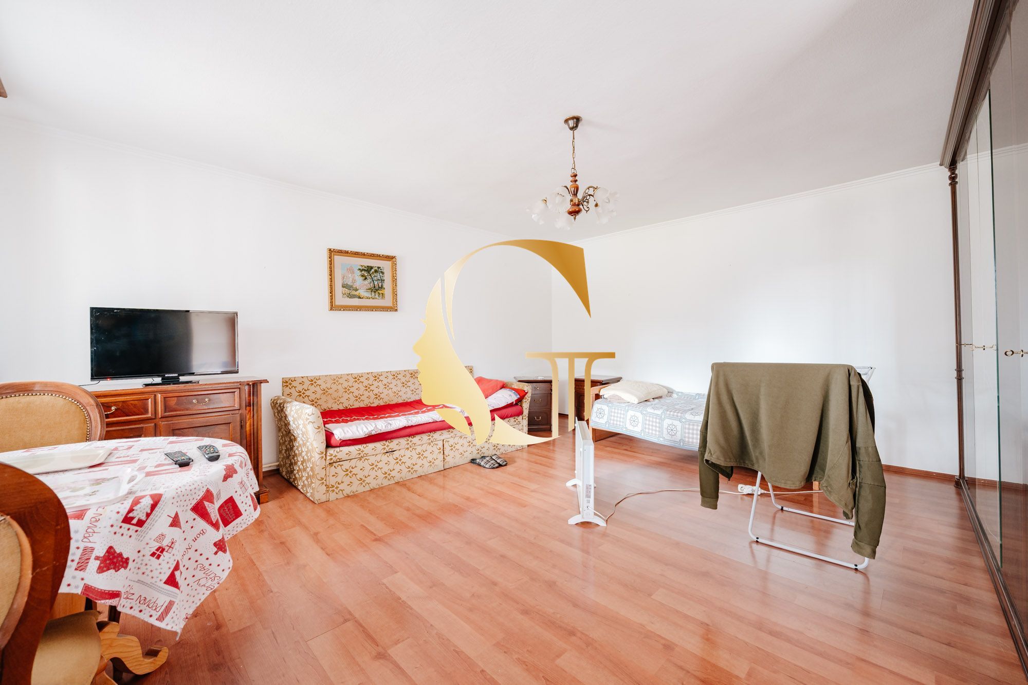 GODDESS PROPERTY- exkluzívne – PREDAJ – 9 izbový samostatný stojaci rodinný dom  372 m2 na pozemku 2 100 m2 – 2x garáž – 2x studňa –  OĽDZA