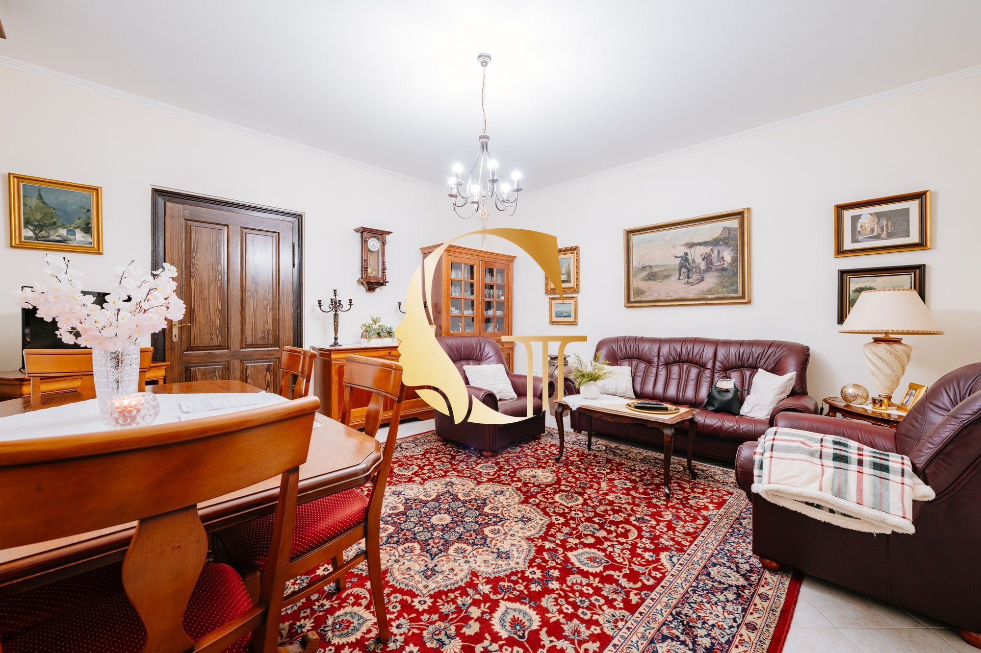 GODDESS PROPERTY- exkluzívne – PREDAJ – 9 izbový samostatný stojaci rodinný dom  372 m2 na pozemku 2 100 m2 – 2x garáž – 2x studňa –  OĽDZA