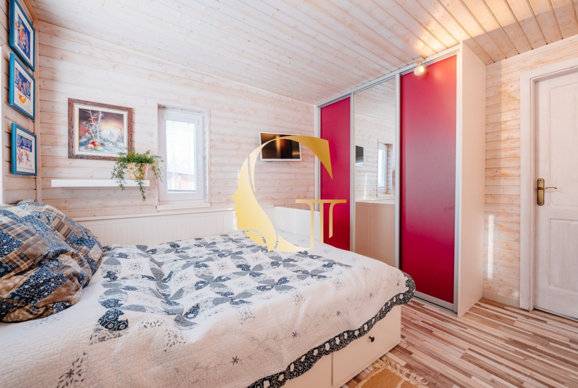 GODDESS PROPERTY – exkluzívne – PRENAJATÉ 120 m2 HAUSBÓT s 90 m2 TERASOU – zariadený – klimatizácia – parking – asfaltová prístupová cesta – PETRŽALKA