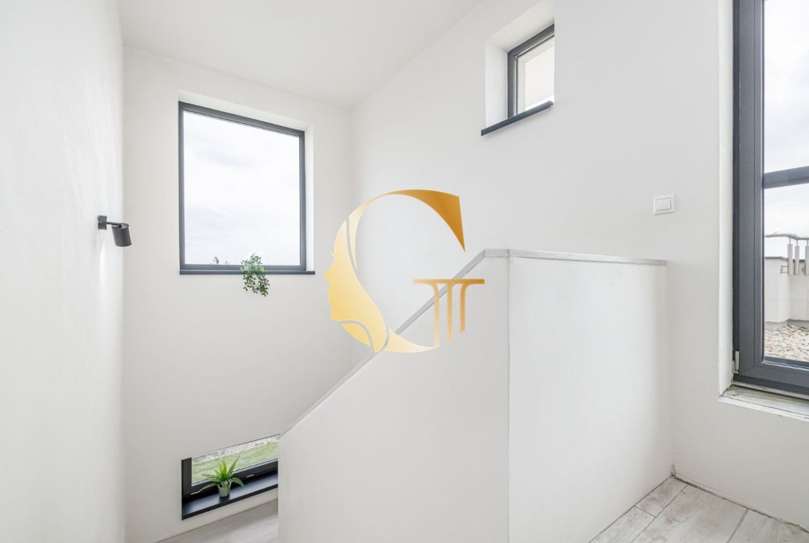 GODDESS PROPERTY  – REZERVOVANÝ  – PREDAJ 5 izbový SAMOSTOJACI – RODINNÝ DOM 240 m2- bazén, garáž, parking, pozemok 880 m2 – HRUBÁ BORŠA