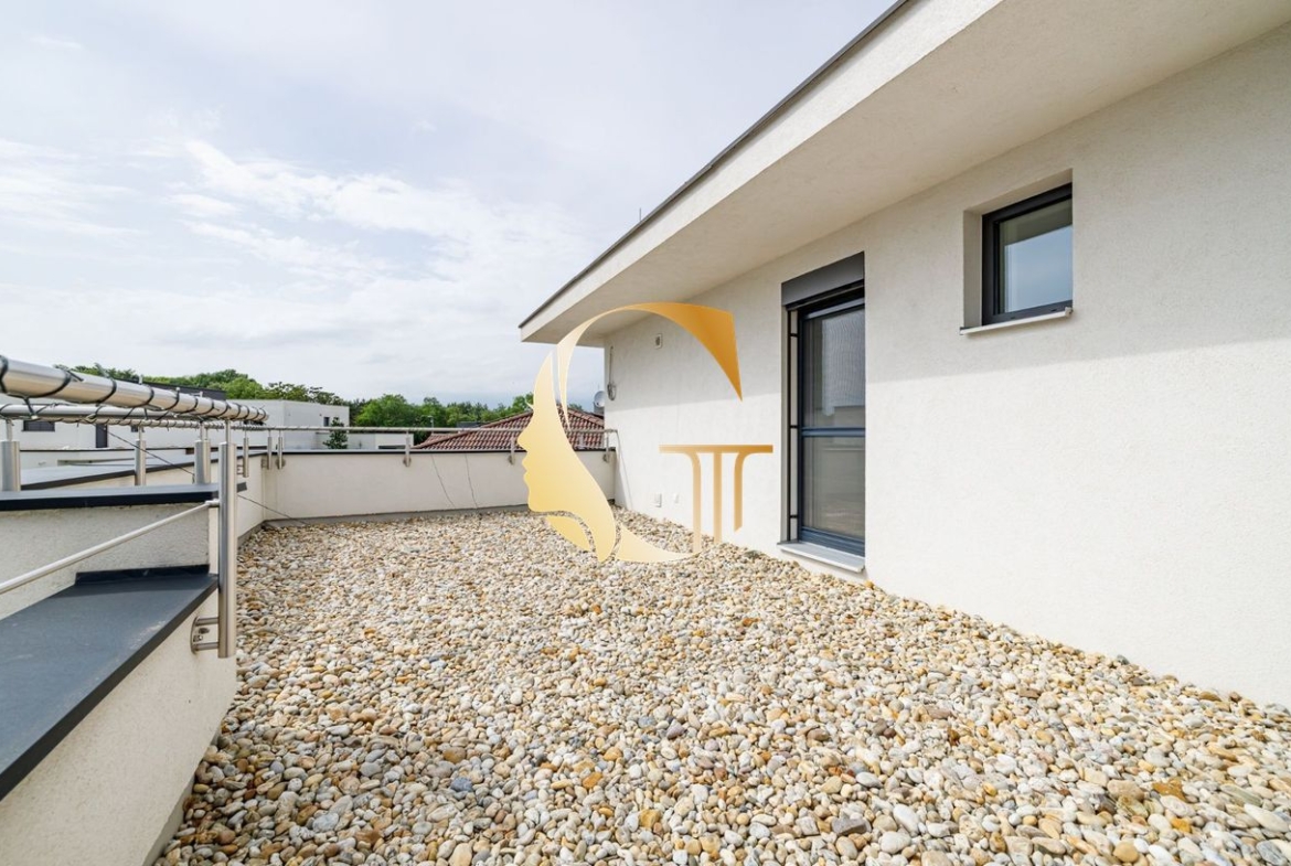 GODDESS PROPERTY  – REZERVOVANÝ  – PREDAJ 5 izbový SAMOSTOJACI – RODINNÝ DOM 240 m2- bazén, garáž, parking, pozemok 880 m2 – HRUBÁ BORŠA