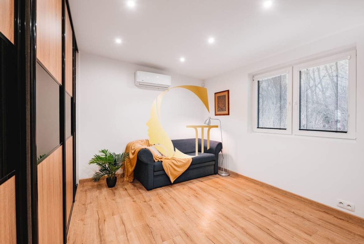 GODDESS PROPERTY – REZERVOVANÉ – PRENÁJOM – HAUSBÓT 210 m2- zariadený s KLIMATIZÁCIOU – ZVIERATKO POVOLENÉ – 5x parking – JAROVECKÉ RAMENO
