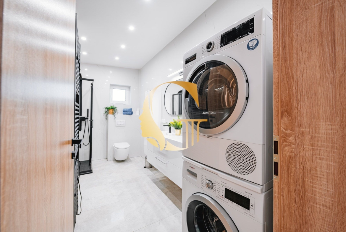 GODDESS PROPERTY – REZERVOVANÉ – PRENÁJOM – HAUSBÓT 210 m2- zariadený s KLIMATIZÁCIOU – ZVIERATKO POVOLENÉ – 5x parking – JAROVECKÉ RAMENO