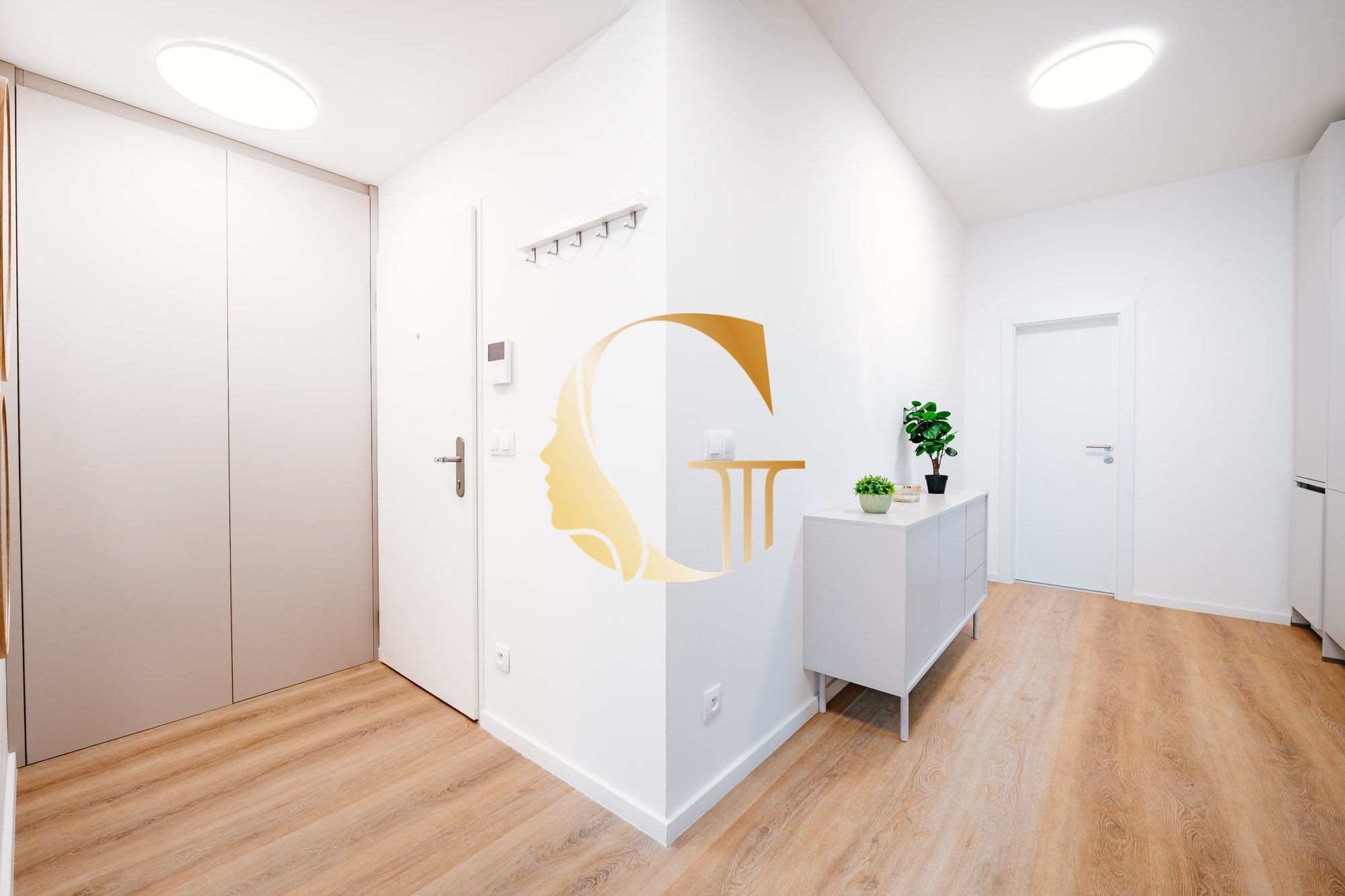 GODDESS PROPERTY – rezervovane – PRENÁJOM 2 izbový byt 51 m2 s kobkou v NOVOSTAVBE – moderne zariadený – centrum  – Poštová ulica – Staré Mesto