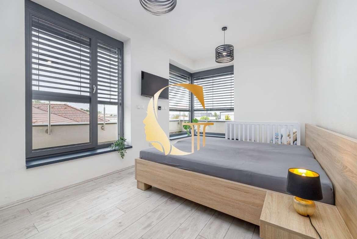 GODDESS PROPERTY  – REZERVOVANÝ  – PREDAJ 5 izbový SAMOSTOJACI – RODINNÝ DOM 240 m2- bazén, garáž, parking, pozemok 880 m2 – HRUBÁ BORŠA