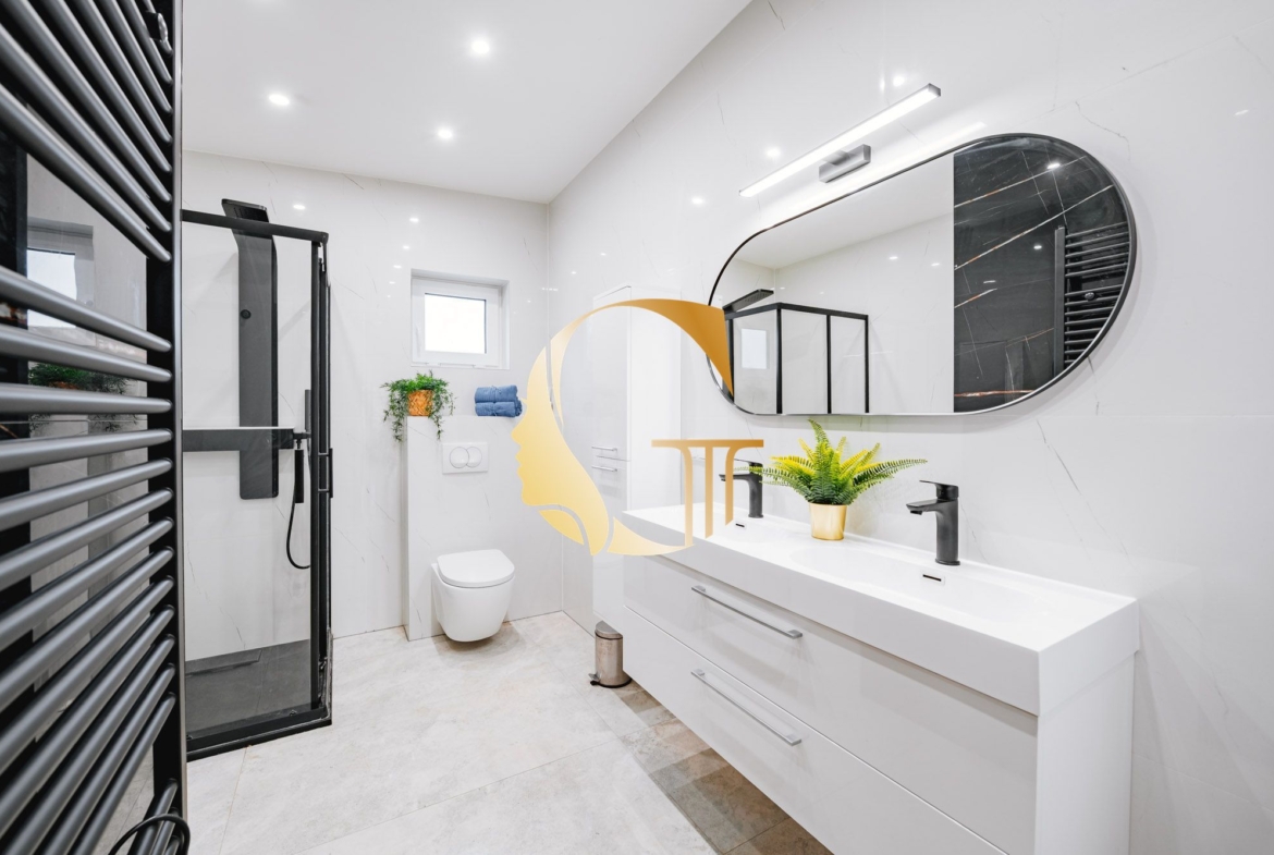 GODDESS PROPERTY – REZERVOVANÉ – PRENÁJOM – HAUSBÓT 210 m2- zariadený s KLIMATIZÁCIOU – ZVIERATKO POVOLENÉ – 5x parking – JAROVECKÉ RAMENO