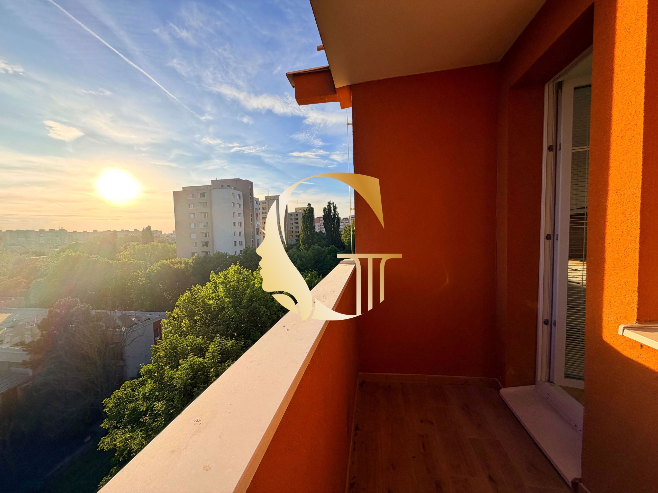 GODDESS PROPERTY – exkluzívne – PRENÁJOM – 4 izb byt 80 m2 – LOGGIA  –  rodiny, či cudzinci – ZVIERATKO – Poloreckého ulica – (Ovsište) – Petržalka