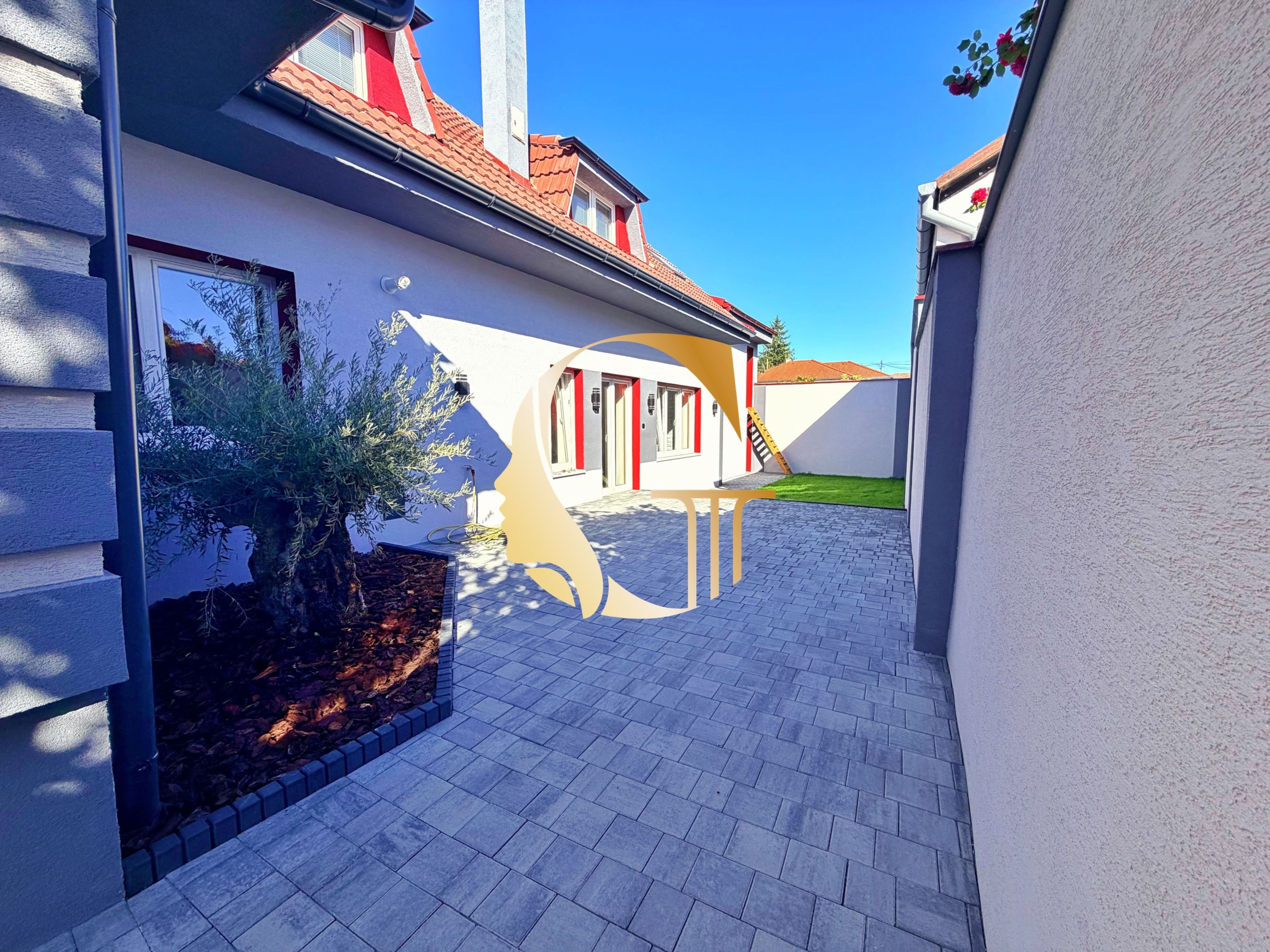 GODDESS PROPERTY – exkluzívne – PREDAJ – 6 izbový rodinný dom – parkovanie – PAŽITNÁ ulica – ŠAMORÍN