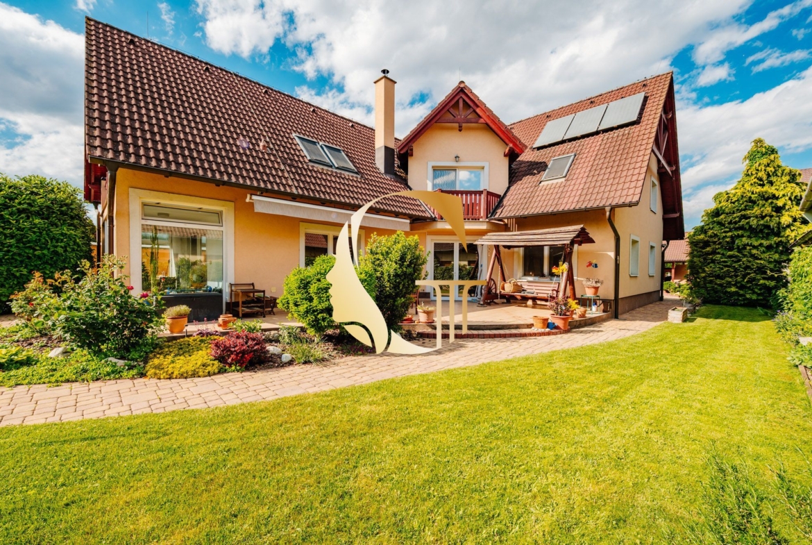 GODDESS PROPERTY – PREDAJ – 5 izbový rodinný dom s BAZÉNOM a s DVOJGARÁŽOU – 10x parkovanie – Padlých hrdinov – PODUNAJSKÉ BISKUPICE