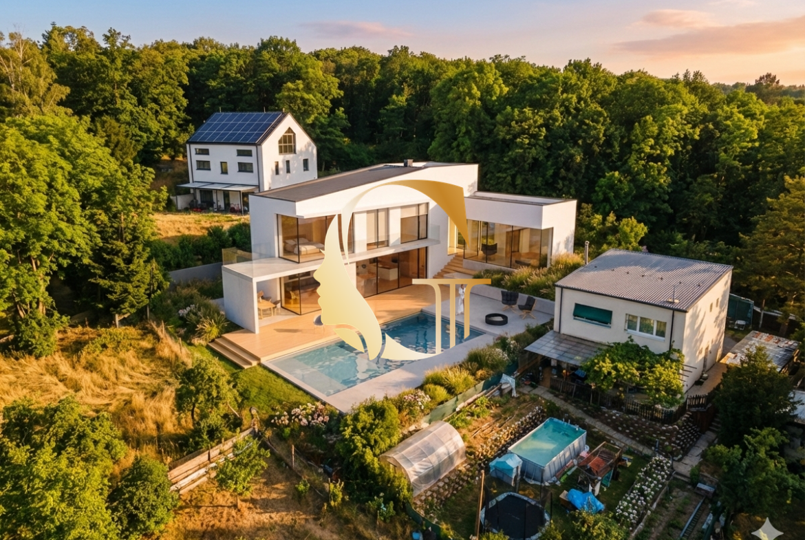 GODDESS PROPERTY – PREDAJ – pozemok 749 m2 – s projektom na výstavbu rodinného domu 222 m2 – DÚBRAVKA