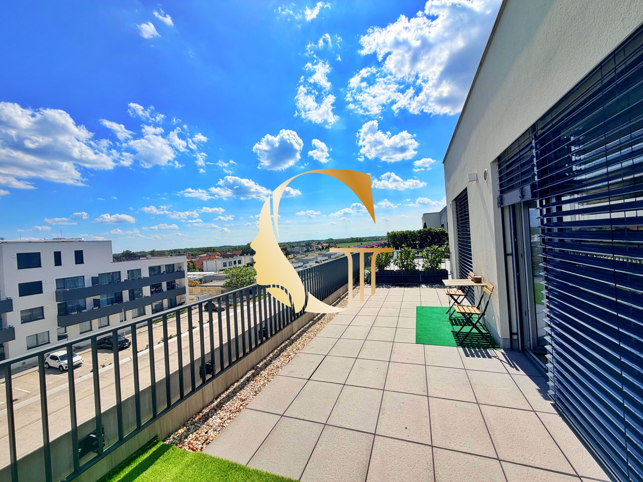 GODDESS PROPERTY – REZERVOVANÉ – PRENÁJOM 2 izbový byt 56 m2 – TERASA 21 m2 – 2x PARKING v garáži – Broskyňová ulica – ROVINKA