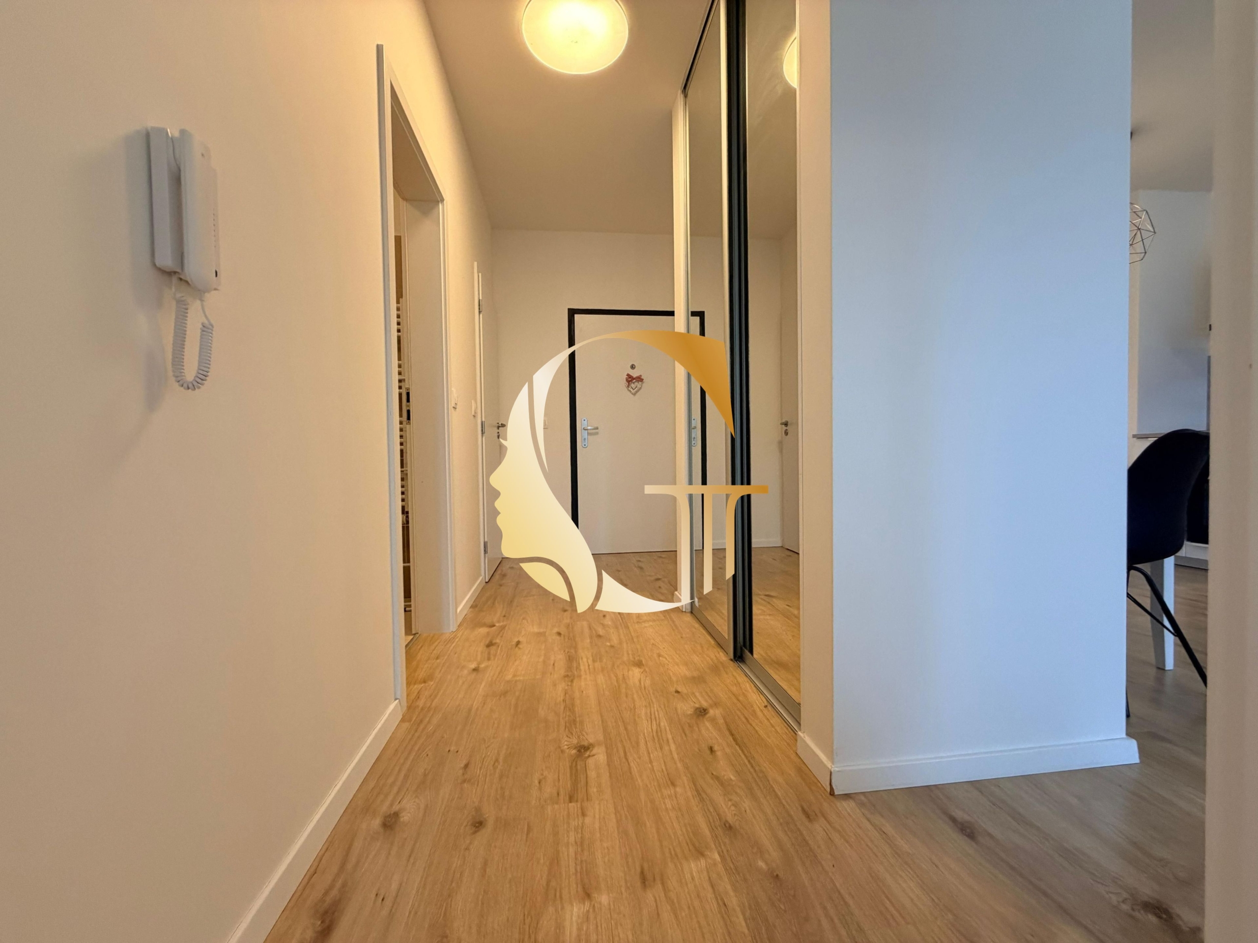 GODDESS PROPERTY – exkluzívne – PRENÁJOM 2 izb byt 60 m2 – LOGGIA a KLIMATIZÁCIA – zariadený – FIALOVÁ ulica – Slnečnice – Petržalka