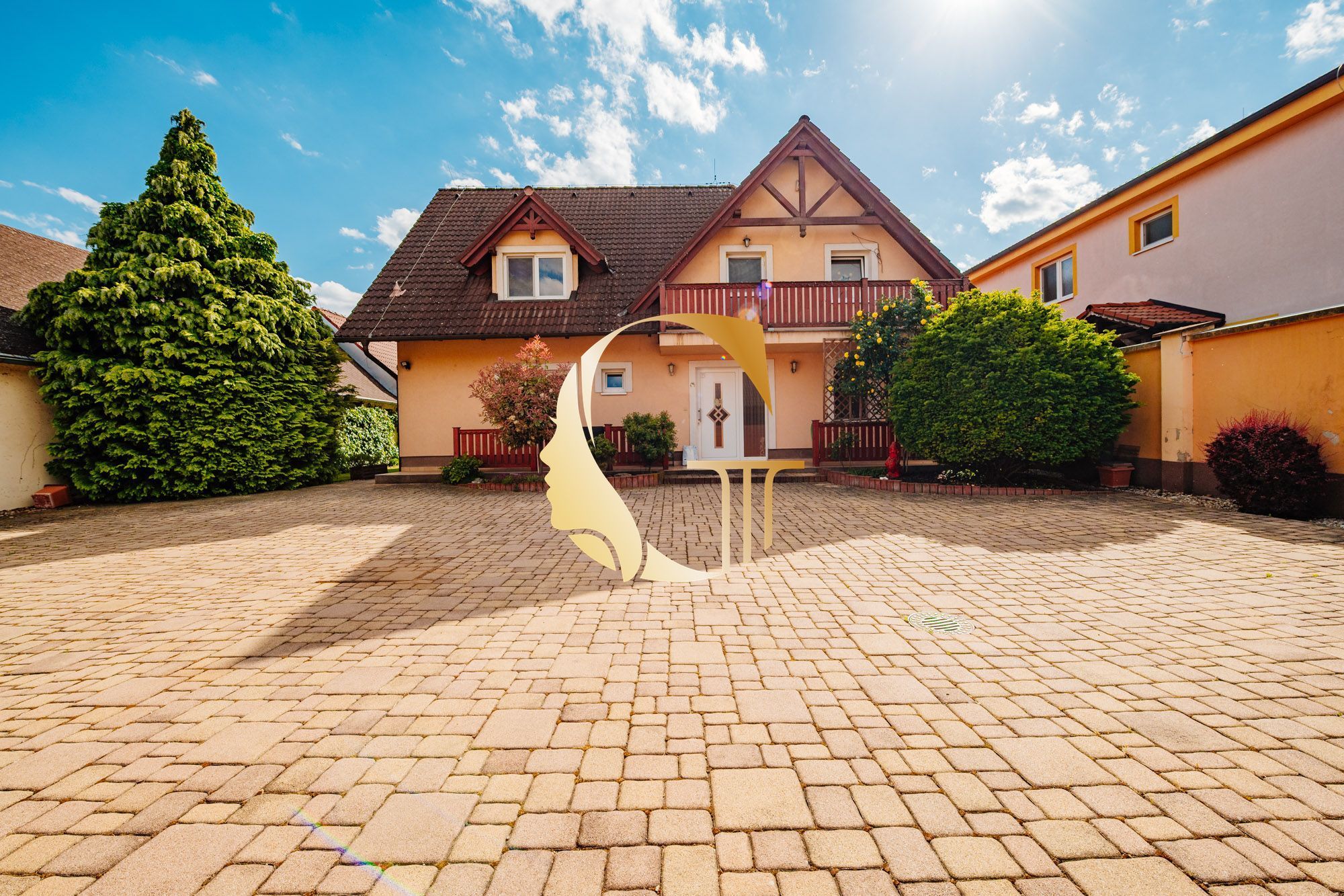 GODDESS PROPERTY – PREDAJ – 5 izbový rodinný dom s BAZÉNOM a s DVOJGARÁŽOU – 10x parkovanie – Padlých hrdinov – PODUNAJSKÉ BISKUPICE
