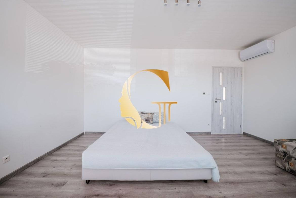 GODDESS PROPERTY  – PREDAJ – 5 izbový rodinný dom – 150 m2 – novostavba – investičný dom fungujúci na AIRB&B – Športová ulica – Chorvátsky