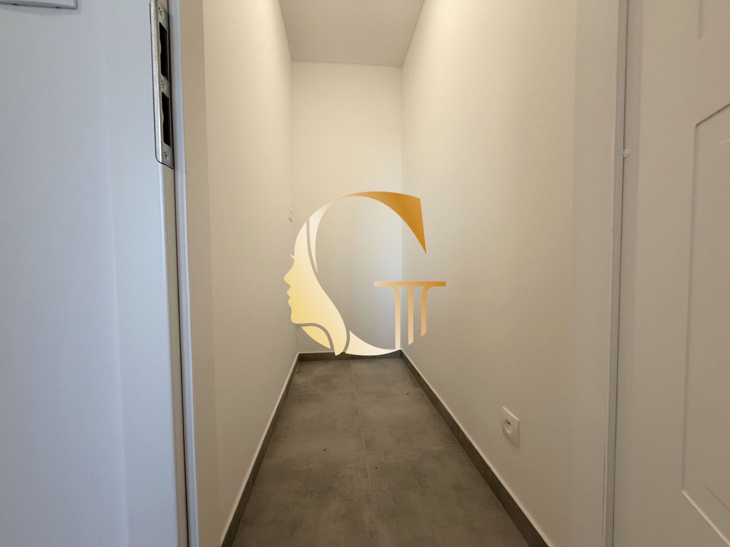 GODDESS PROPERTY – exkluzívne – PRENÁJOM – 4 izb byt 80 m2 – LOGGIA  –  rodiny, či cudzinci – ZVIERATKO – Poloreckého ulica – (Ovsište) – Petržalka