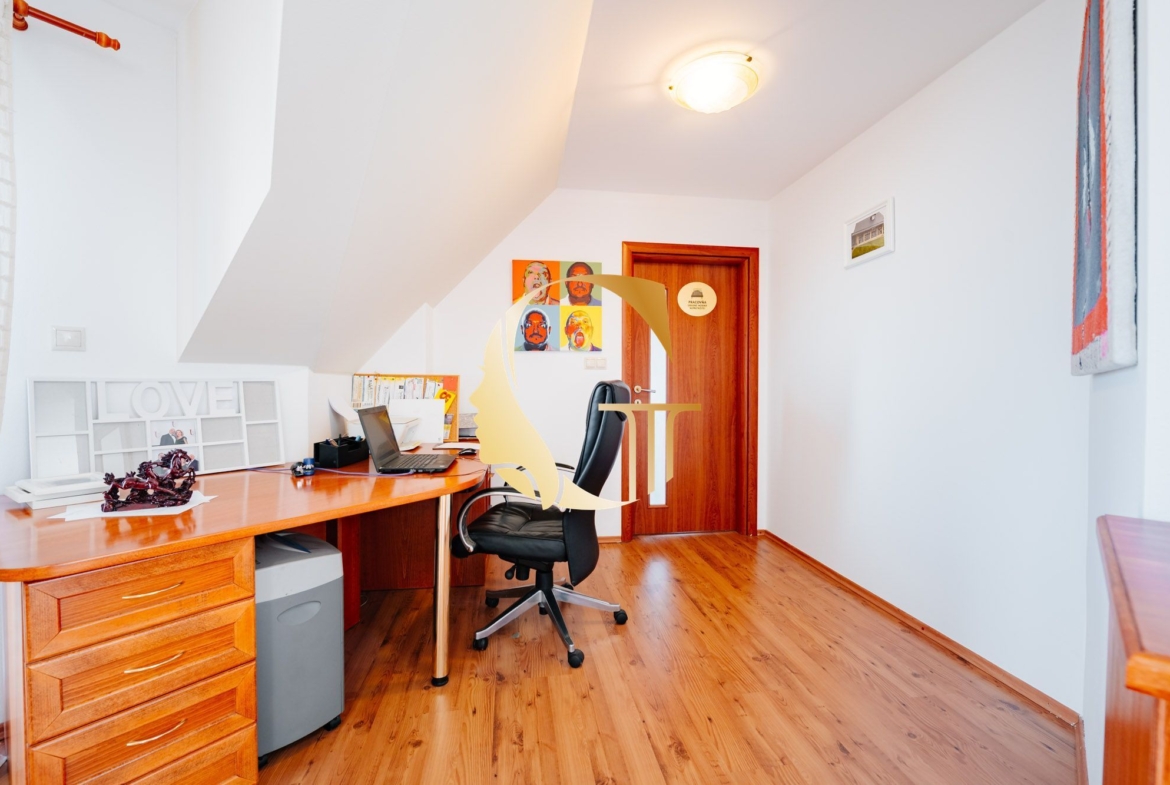 GODDESS PROPERTY – PREDAJ – 5 izbový rodinný dom s BAZÉNOM a s DVOJGARÁŽOU – 10x parkovanie – Padlých hrdinov – PODUNAJSKÉ BISKUPICE