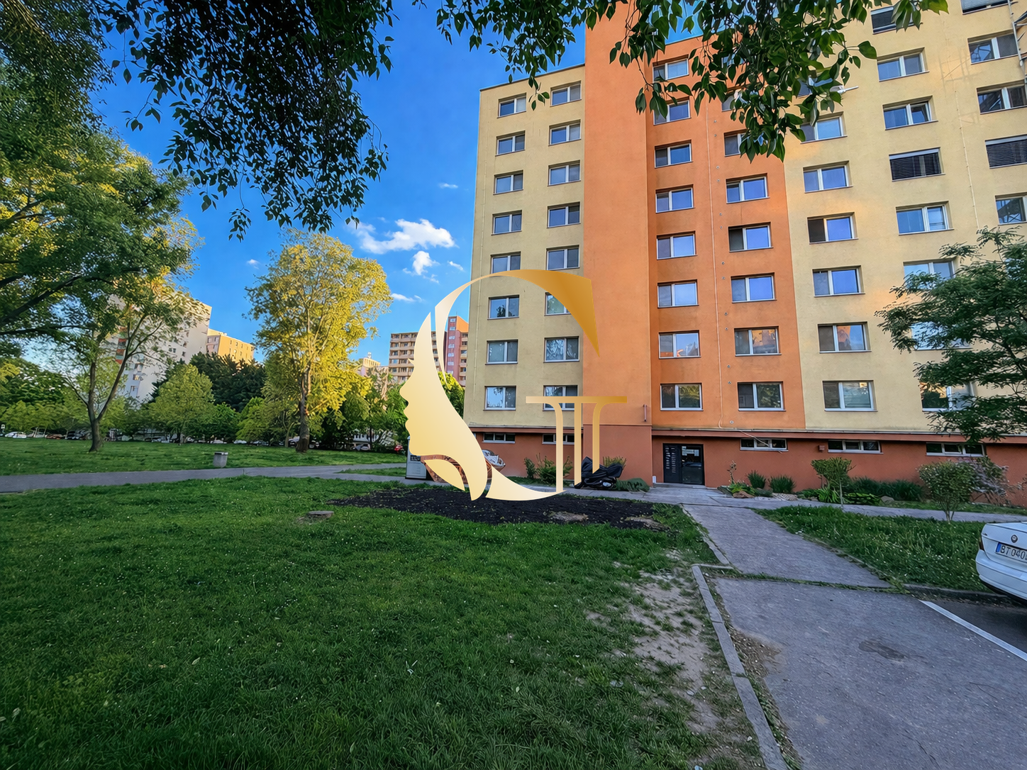 GODDESS PROPERTY – exkluzívne – PRENÁJOM – 4 izb byt 80 m2 – LOGGIA  –  rodiny, či cudzinci – ZVIERATKO – Poloreckého ulica – (Ovsište) – Petržalka