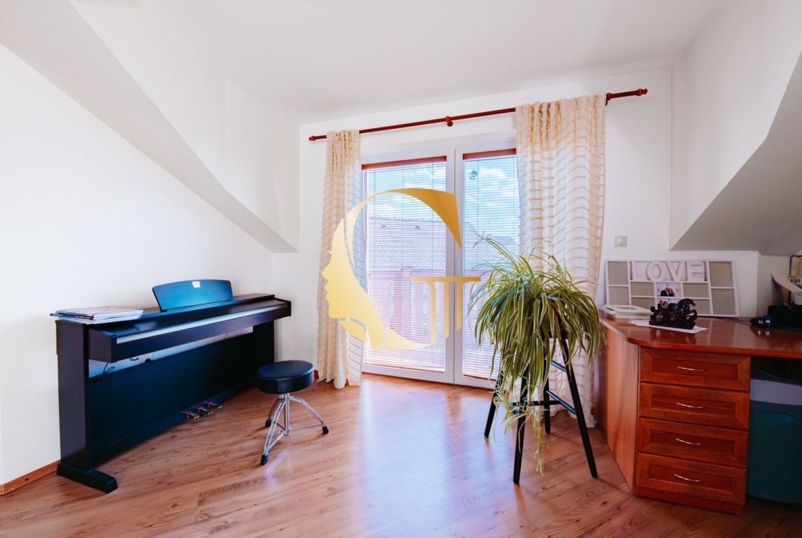 GODDESS PROPERTY – PREDAJ – 5 izbový rodinný dom s BAZÉNOM a s DVOJGARÁŽOU – 10x parkovanie – Padlých hrdinov – PODUNAJSKÉ BISKUPICE