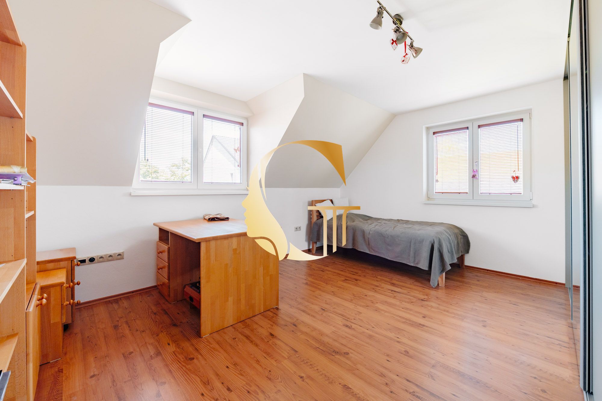 GODDESS PROPERTY – PREDAJ – 5 izbový rodinný dom s BAZÉNOM a s DVOJGARÁŽOU – 10x parkovanie – Padlých hrdinov – PODUNAJSKÉ BISKUPICE