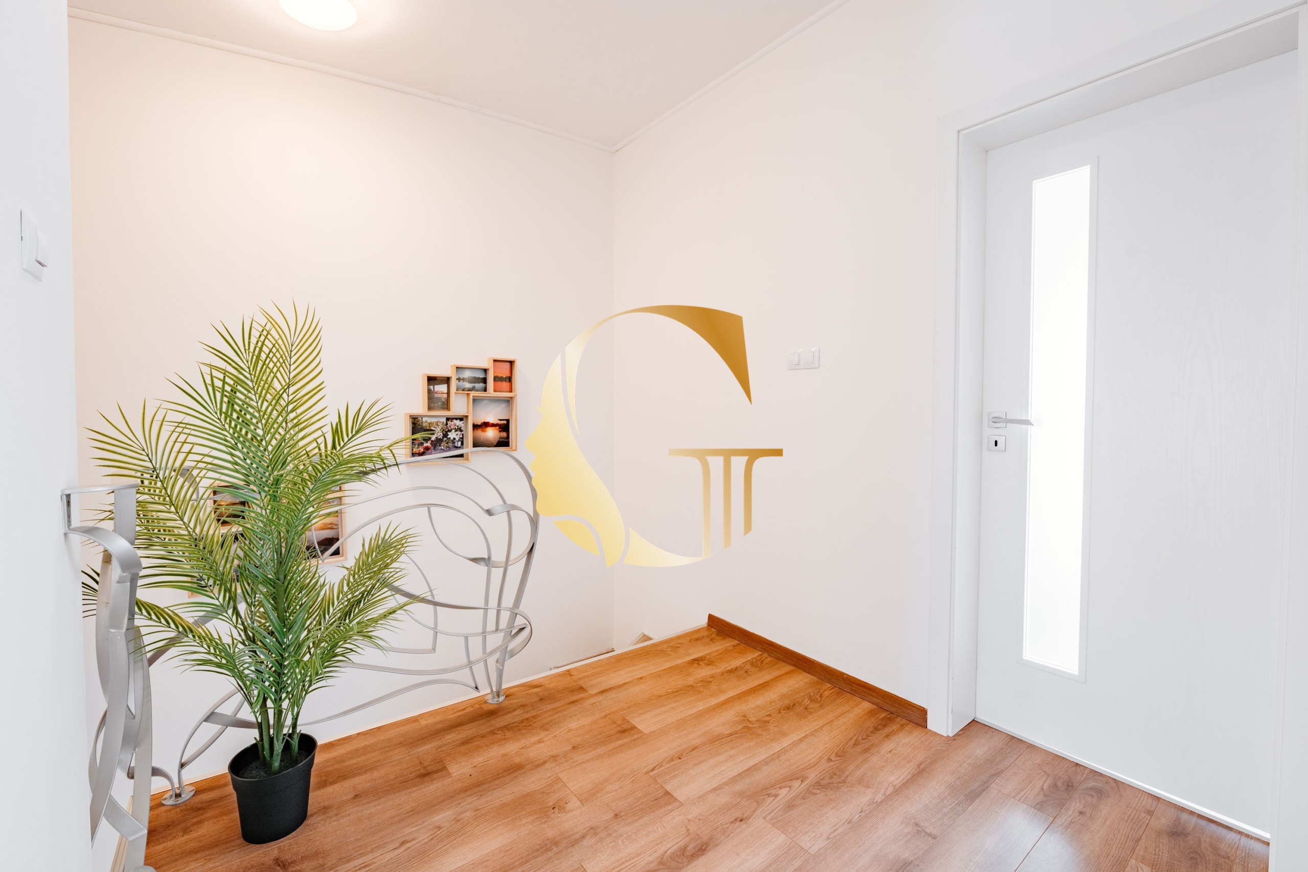 GODDESS PROPERTY – exkluzívne – PRENÁJOM – HAUSBÓT 115 m2- zariadený s KLIMATIZÁCIOU – ZVIERATKO POVOLENÉ – 3x parking – JAROVECKÉ RAMENO