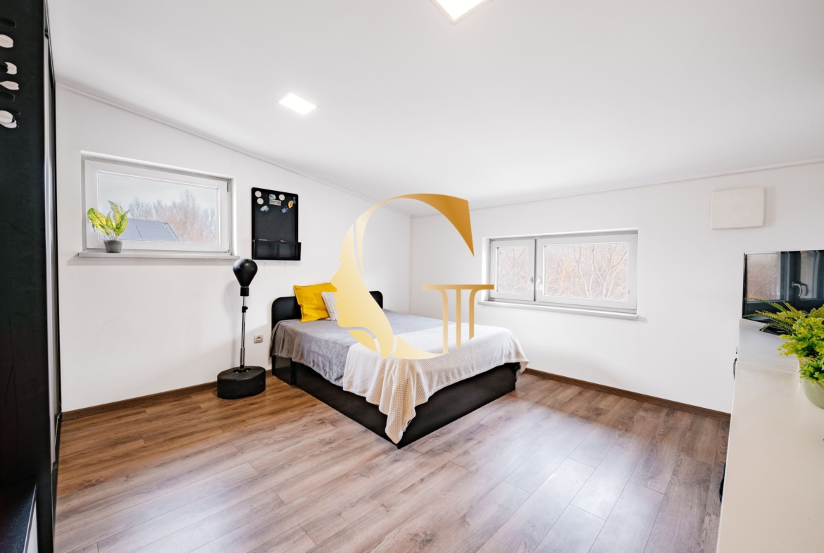 GODDESS PROPERTY – exkluzívne – PRENÁJOM – HAUSBÓT 115 m2- zariadený s KLIMATIZÁCIOU – ZVIERATKO POVOLENÉ – 3x parking – JAROVECKÉ RAMENO